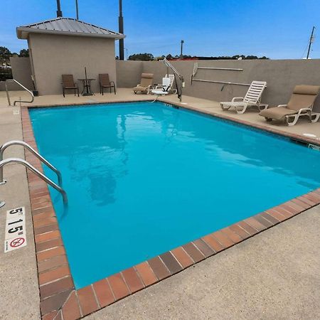 Quality Inn & Suites Pearl-Jackson Bagian luar foto