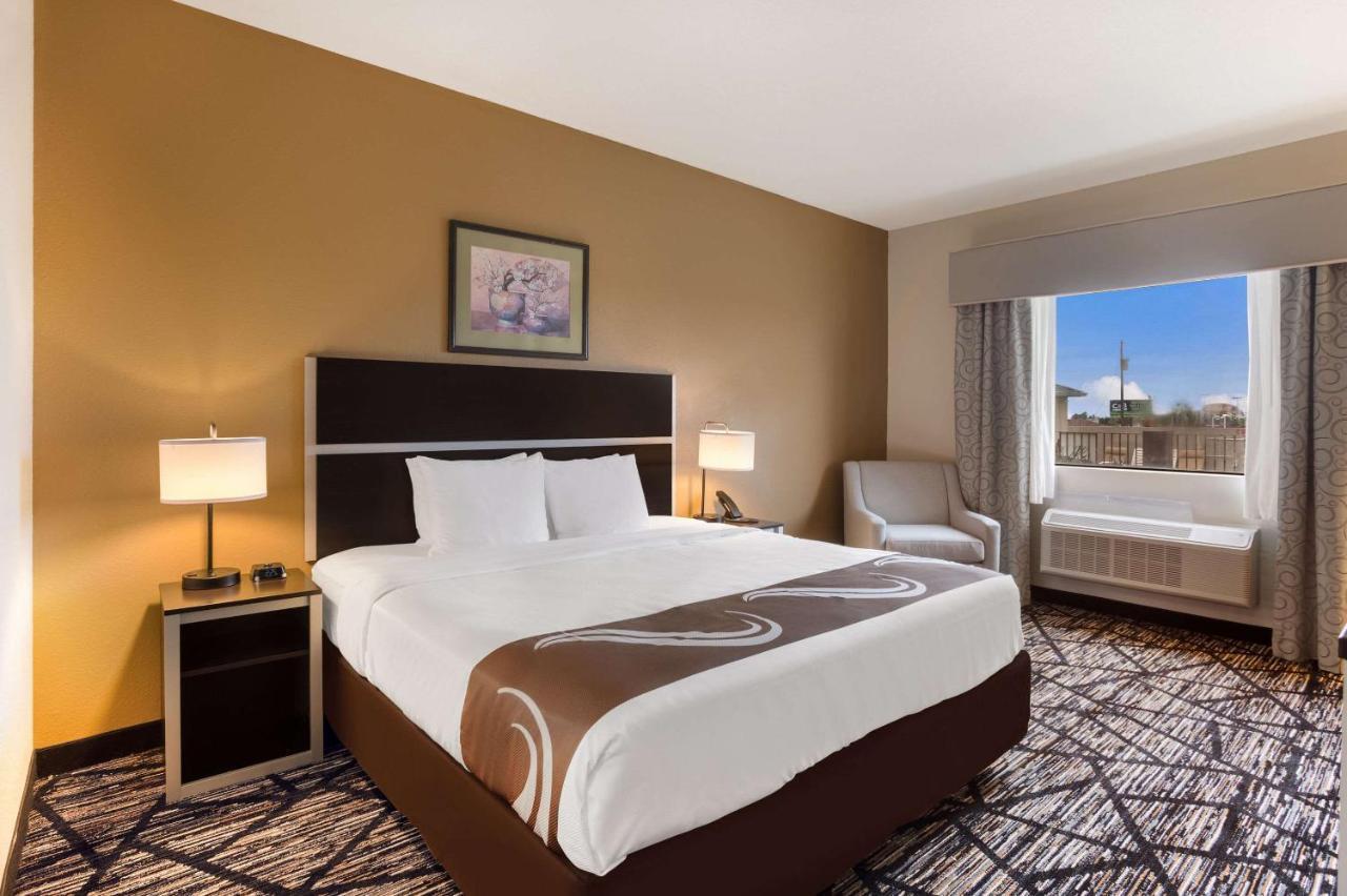 Quality Inn & Suites Pearl-Jackson Bagian luar foto