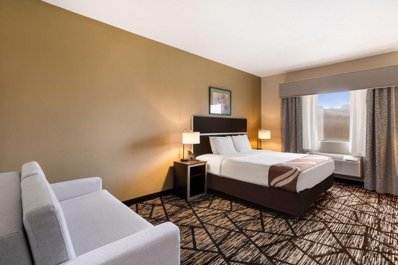 Quality Inn & Suites Pearl-Jackson Bagian luar foto