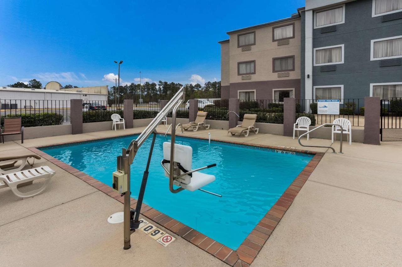 Quality Inn & Suites Pearl-Jackson Bagian luar foto