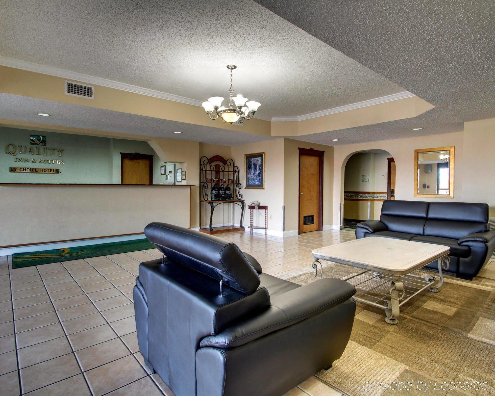 Quality Inn & Suites Pearl-Jackson Bagian luar foto